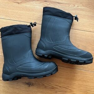 Kamik snow and rain boots size 5 kids